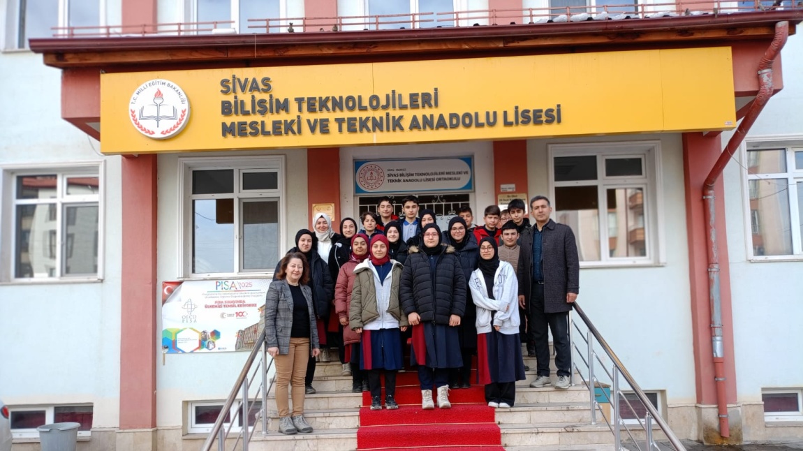 Bilişim Teknolojileri Mesleki ve Anadolu Lisesi'ne Gezi Düzenledik