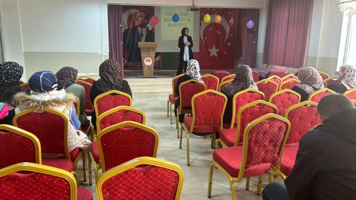 Dijitalleşme ve Maneviyat - Öfke ve Kriz Yönetimi Eğitimimiz Veli Seminerimiz