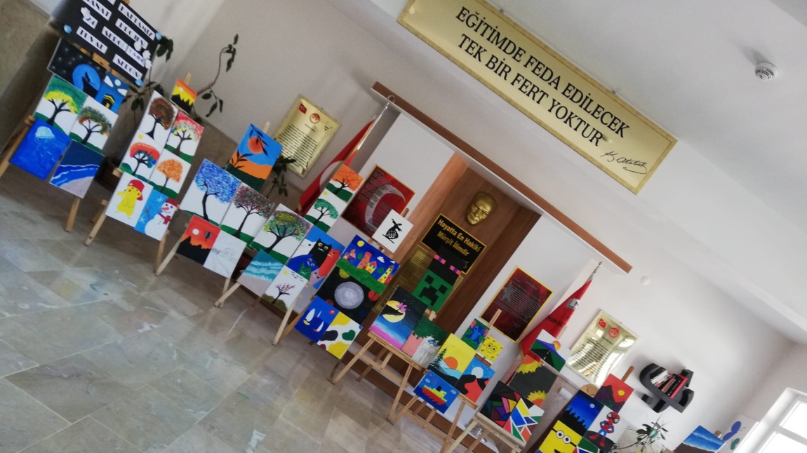 Her Haftamız Sanat Projesi 24. Sergimiz 7/ABC Sınıfları Tuval Sergisi